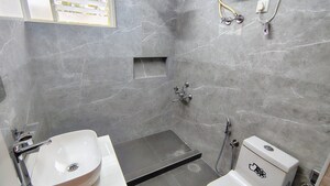 Bathroom in 3 BHK Apartment at Ranka Plaza, Frazer Town – for Rent