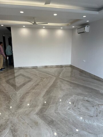 Room in 4 BHK Builder Floor at Saket – for Sale