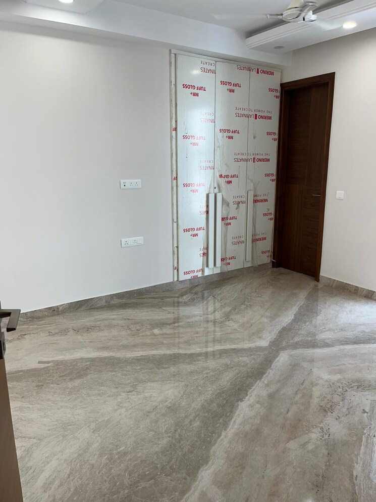 Room, saket 4 Bedroom 2700 Sq.Ft. Builder Floor In Saket Delhi 9263816