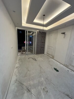 Building Lobby in 3.5 BHK Builder Floor at Sainik Colony – for Sale