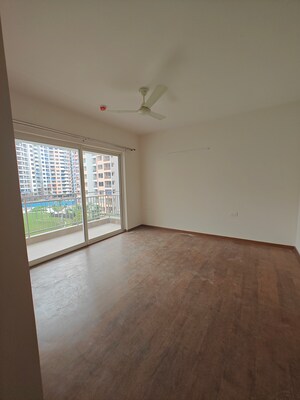 Room in 3 BHK Apartment at Shapoorji Pallonji Joyville Phase 2, Sector 102 – for Sale