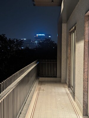 Balcony in 4 BHK Builder Floor at DLF Imperial Residences, Dlf Phase I – for Rent