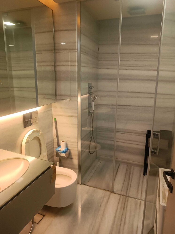 Bathroom, lodha-world-crest 4 Bedroom 2819 Sq.Ft. Apartment In Worli Mumbai 9263864