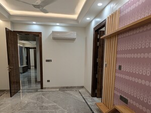 Building Lobby in 4 BHK Builder Floor at DLF Atria, Dlf Phase ii – for Sale