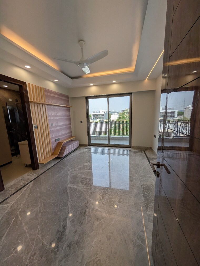Room, dlf-atria 4 Bedroom 3600 Sq.Ft. Builder Floor In Dlf Phase ii Gurgaon 9263880
