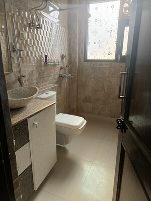 Bathroom in 4 BHK Builder Floor at Uppal Southend, Sector 49 – for Rent