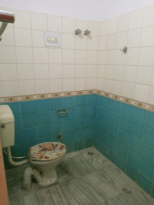 Bathroom in 3 BHK Villa at Gomti Nagar – for Rent