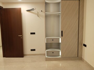 Master Bedroom in 3 BHK Builder Floor at Green Park – for Rent