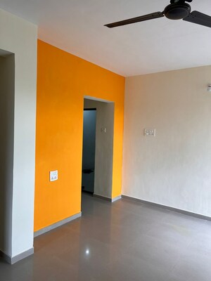 Room in 2 BHK Apartment at Kurla East – for Rent