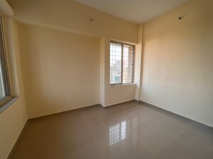 Room in 2 BHK Apartment at Kurla East – for Rent