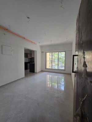 Room in 2 BHK Apartment at LK Umang Heights, Andheri West – for Rent