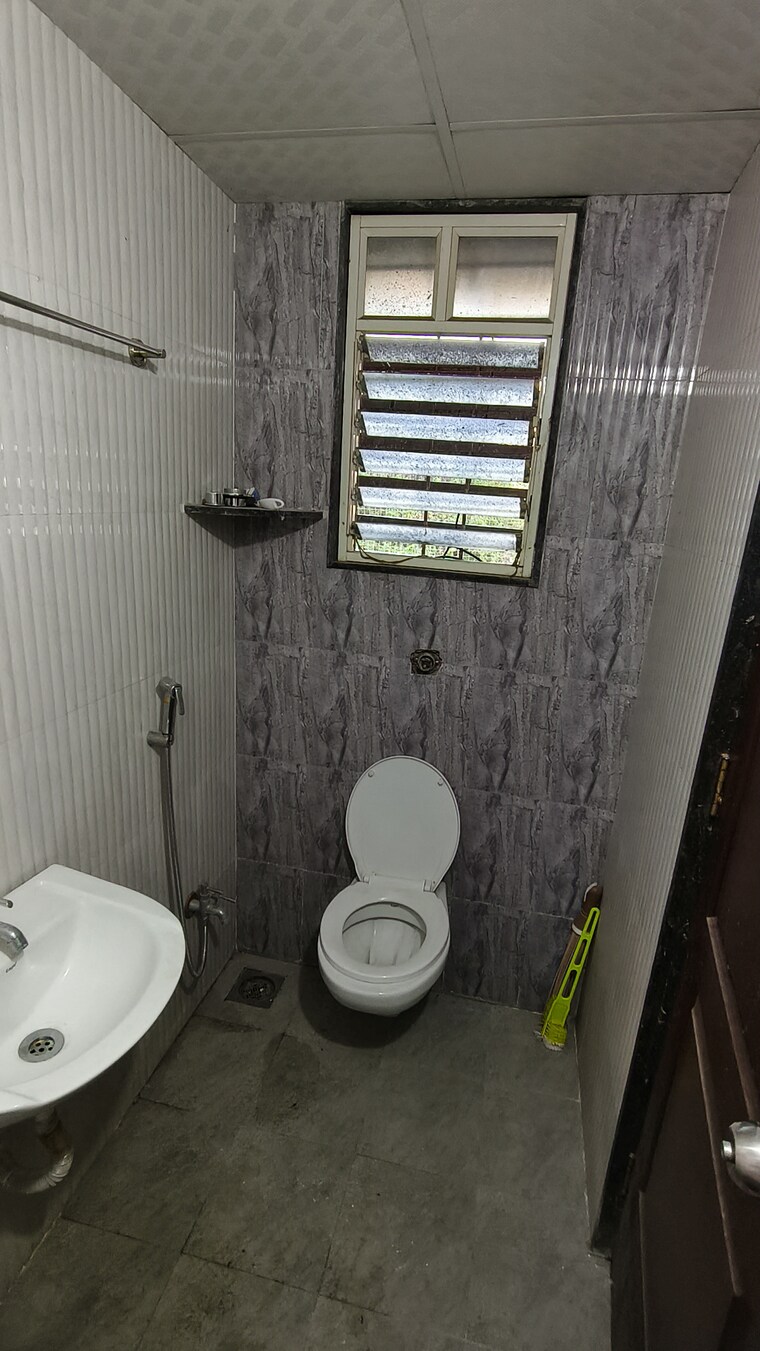 Bathroom, wadgaon sheri 2 Bedroom 1070 Sq.Ft. Apartment In Wadgaon Sheri Pune 9263987