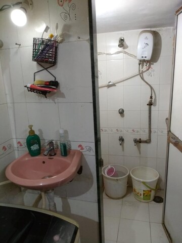 Bathroom in 1 BHK Apartment at Tilak Nagar – for Rent