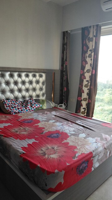 Bedroom in 3 BHK Apartment at Kabra Metro One, Andheri West – for Rent