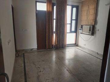 Room in 3 BHK Apartment at Sector 21c – for Rent