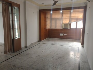 Room in 3 BHK Apartment at Sector 21c – for Rent