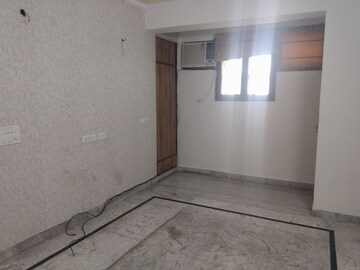 Room in 3 BHK Apartment at Sector 21c – for Rent