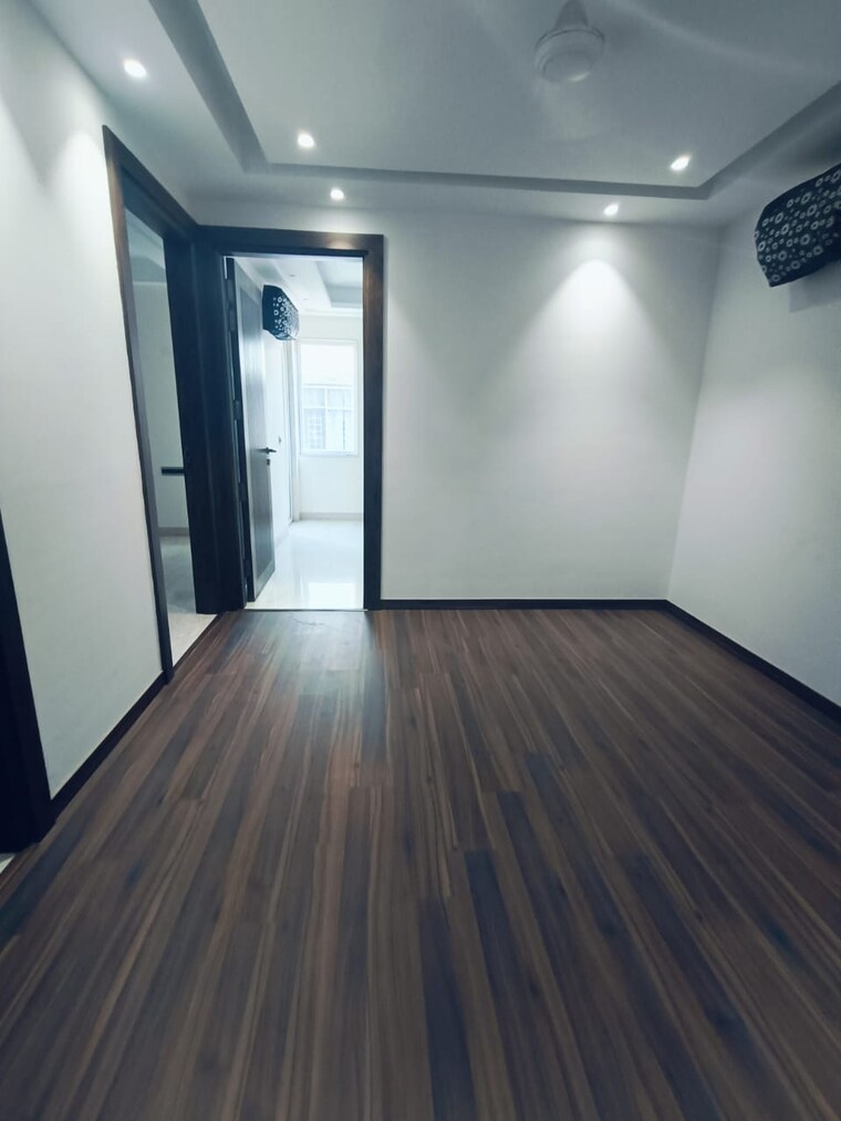 Room, green park extension 4 Bedroom 2100 Sq.Ft. Builder Floor In Green Park Extension Delhi 9264030