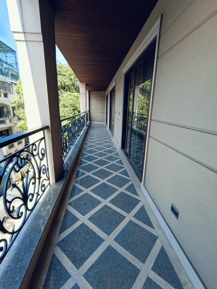 Balcony, green park extension 4 Bedroom 2100 Sq.Ft. Builder Floor In Green Park Extension Delhi 9264030