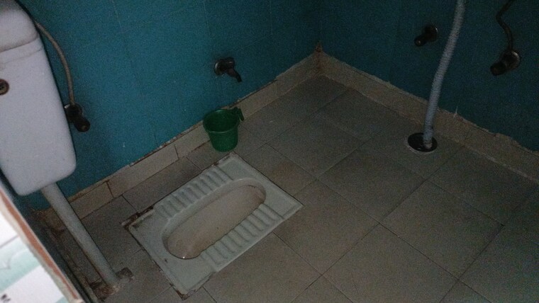 Bathroom, vaishali sector 5 2 Bedroom 1054 Sq.Ft. Builder Floor In Vaishali Sector 5 Ghaziabad 9264027