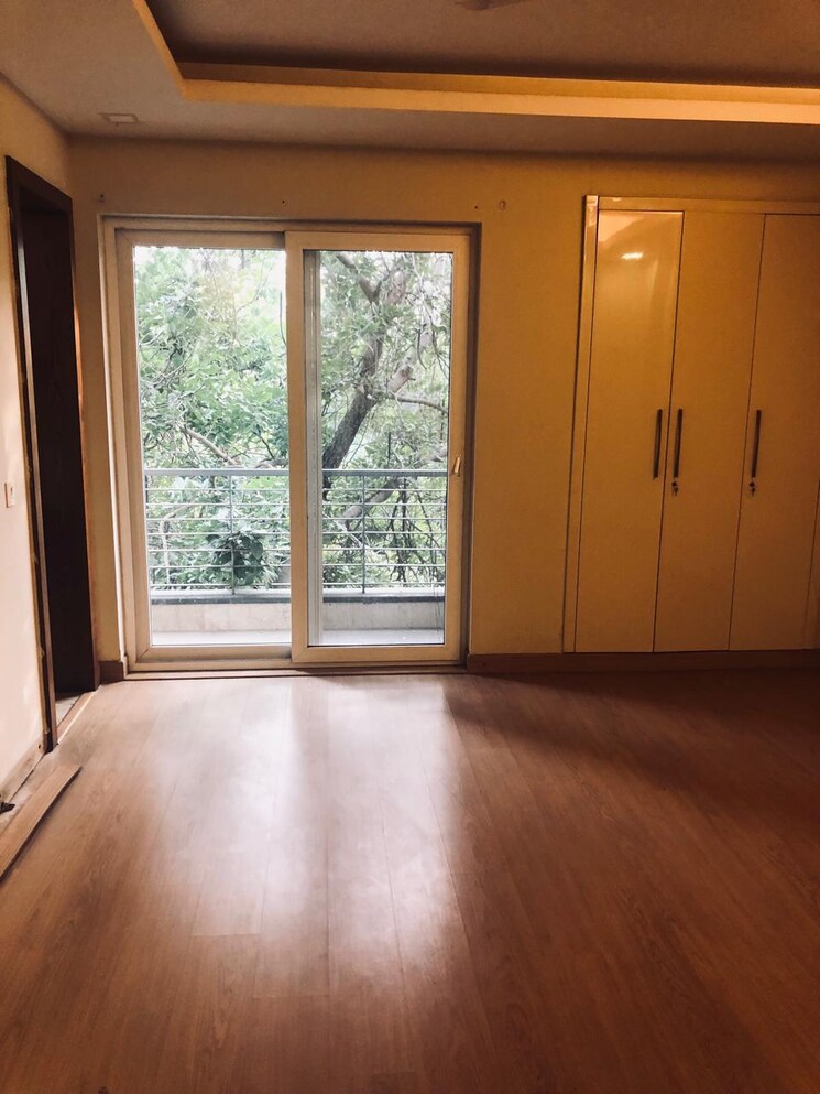 Room, maharani bagh 4 Bedroom 4500 Sq.Ft. Builder Floor In Maharani Bagh Delhi 9264046