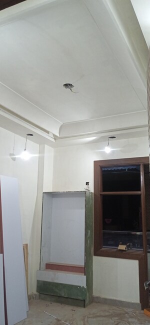 Room in 3 BHK Apartment at Igi Airport Area – for Sale