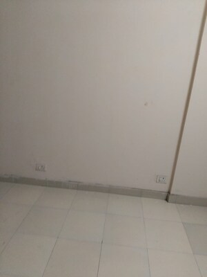 Room in 2 BHK Apartment at OP Floridaa, Sector 82 – for Rent