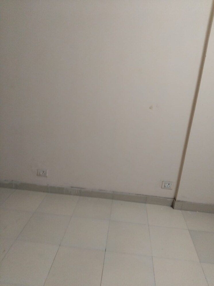 Room, op-floridaa 2 Bedroom 473 Sq.Ft. Apartment In Sector 82 Faridabad 9264081