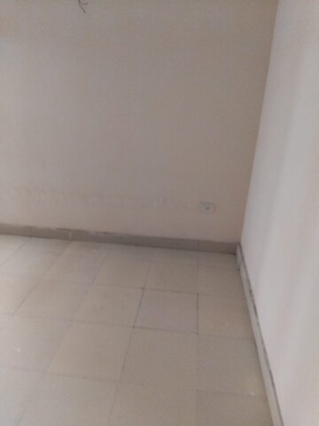 Room in 2 BHK Apartment at OP Floridaa, Sector 82 – for Rent