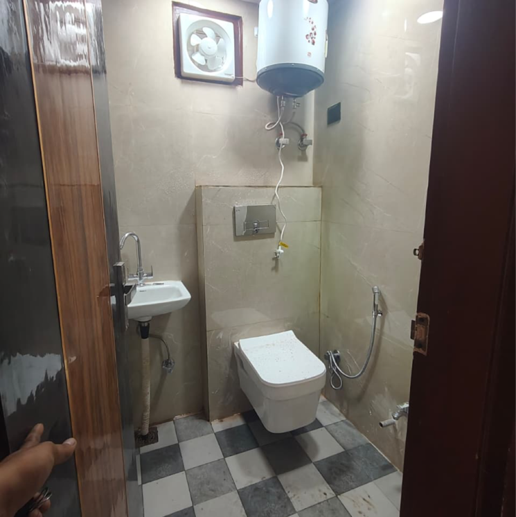 Bathroom, govindpuri 3 Bedroom 1200 Sq.Ft. Builder Floor In Govindpuri Delhi 9264110