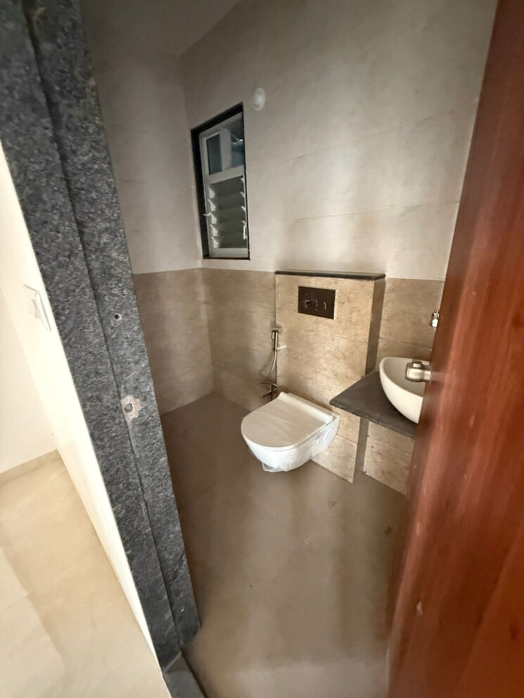 Bathroom, badhekar-krishnakunj 3 Bedroom 1094 Sq.Ft. Apartment In Kothrud Pune 9264112