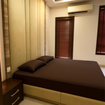 Bedroom in 6+ BHK Villa at DLF Garden Villas, Dlf Phase iv – for Sale