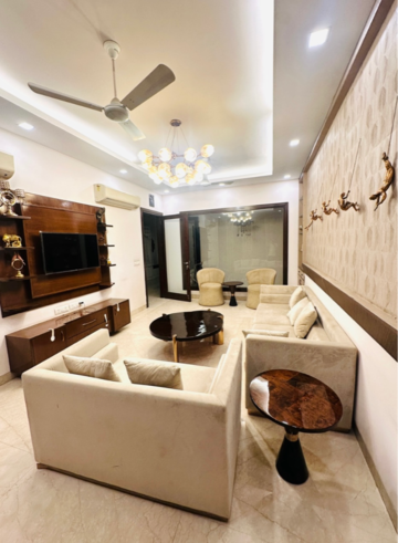Living Room in 6+ BHK Villa at DLF Garden Villas, Dlf Phase iv – for Sale