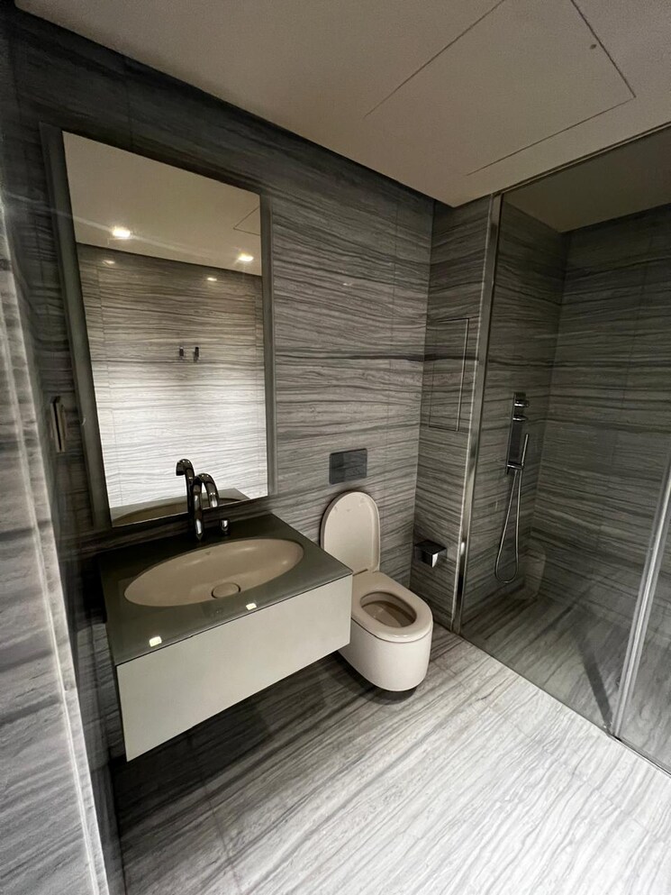 Bathroom, lodha-the-world-towers-world-one-tier-2 4 Bedroom 2909 Sq.Ft. Apartment In Worli Mumbai 9264134