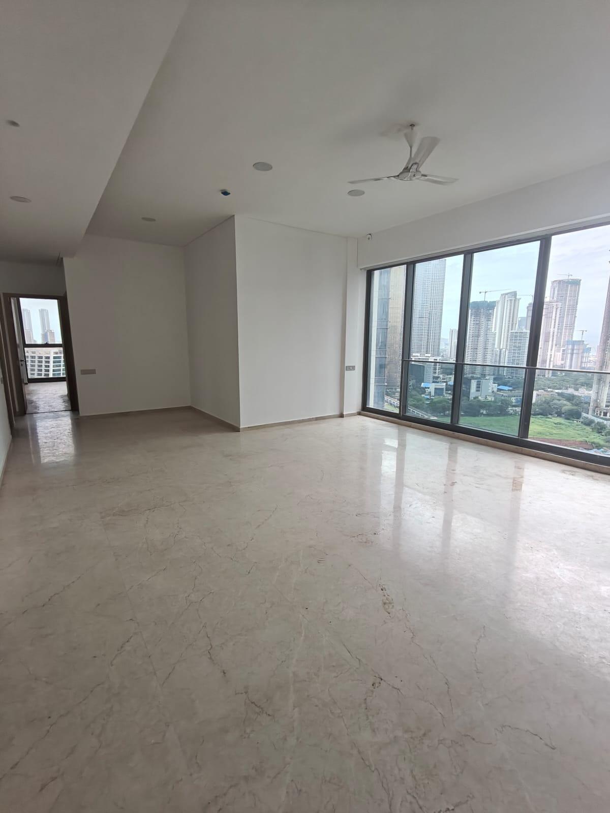 4 BHK + Servant Room Apartment For Rent in Rustomjee Crown