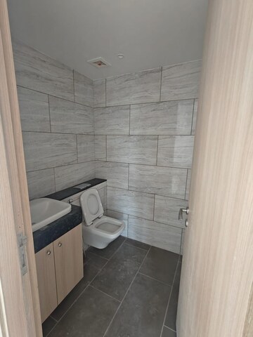 Bathroom in 4 BHK Apartment at Rustomjee Crown, Prabhadevi – for Rent