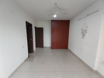 Room in 3 BHK Apartment at Prabhadevi CHS, Prabhadevi – for Rent