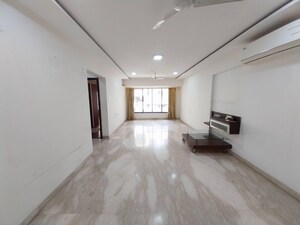 Room in 3 BHK Apartment at Prabhadevi CHS, Prabhadevi – for Rent