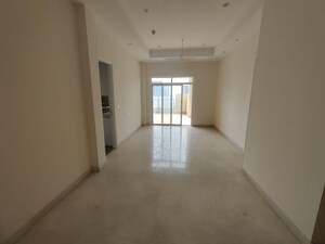 Room in 3 BHK Apartment at Indiabulls Blu, Worli – for Rent