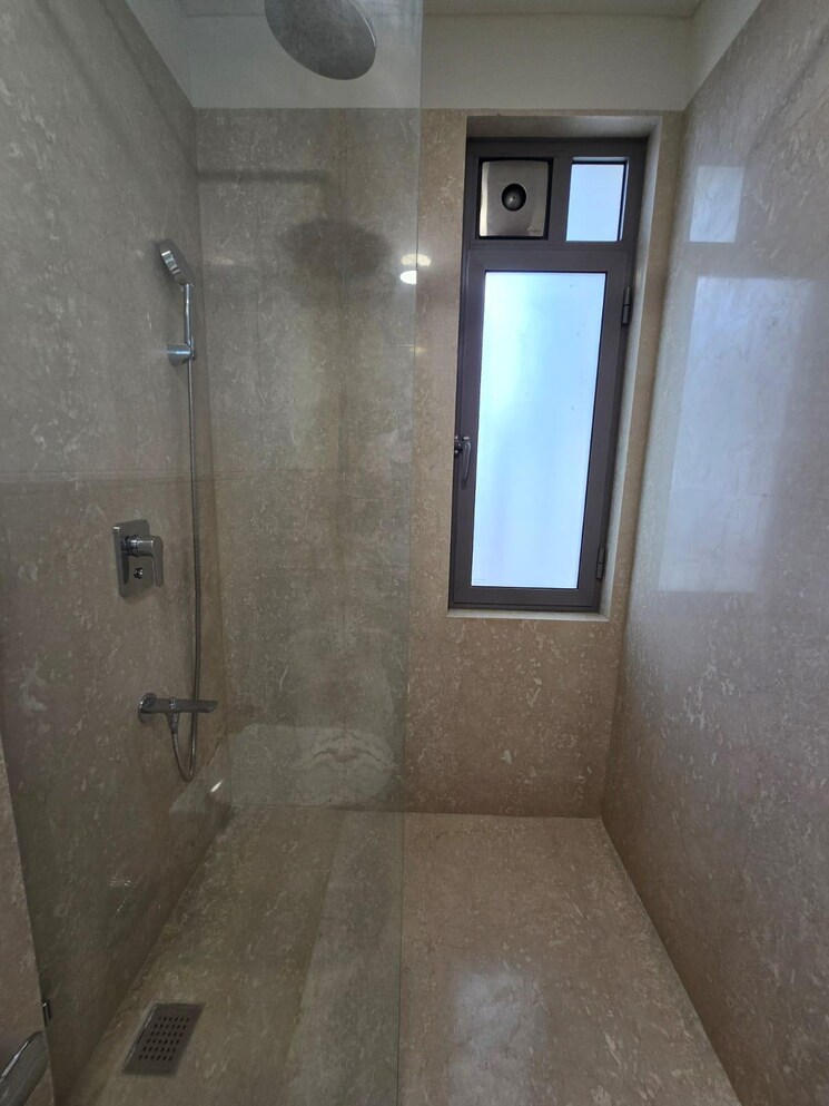 Bathroom, piramal-mahalaxmi 3 Bedroom 1247 Sq.Ft. Apartment In Mahalaxmi Mumbai 9264169