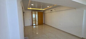 Room in 3 BHK Apartment at Lokhandwala Minerva Mahalaxmi, Mahalaxmi – for Rent