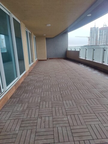 Balcony in 3 BHK Apartment at Lokhandwala Minerva Mahalaxmi, Mahalaxmi – for Rent