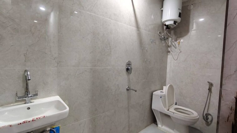 Bathroom, freedom fighters enclave 1 Bedroom 550 Sq.Ft. Apartment In Freedom Fighters Enclave Delhi 9264227