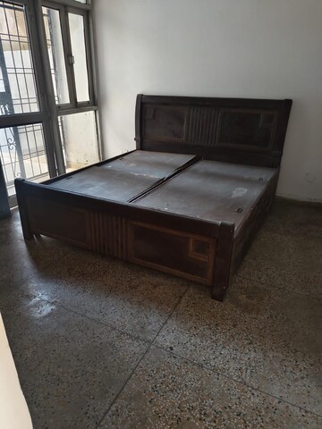 Bedroom in 3 BHK Builder Floor at Sector 57 – for Rent