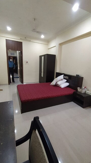 Bedroom in 2 BHK Apartment at Khar West – for Rent