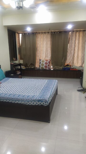 Bedroom in 2 BHK Apartment at Khar West – for Rent