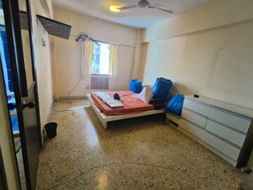 Bedroom in 1 BHK Apartment at Bandra West – for Rent