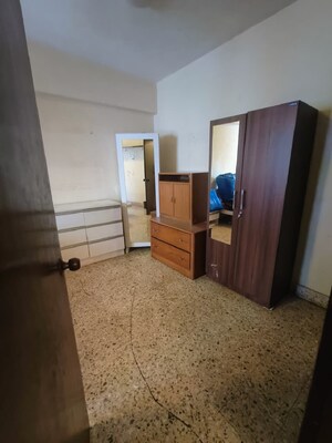 Room in 1 BHK Apartment at Bandra West – for Rent