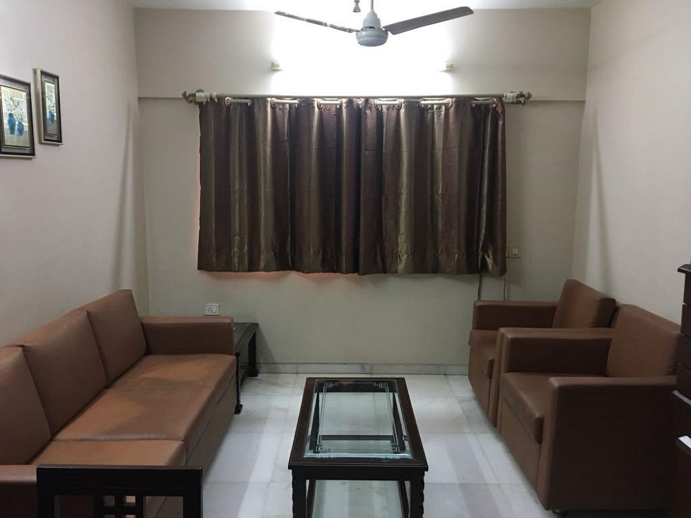 1 BHK + Pooja Room Apartment For Rent in Bandra West