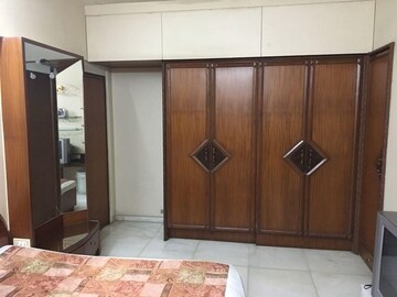 Bedroom in 1 BHK Apartment at Bandra West – for Rent